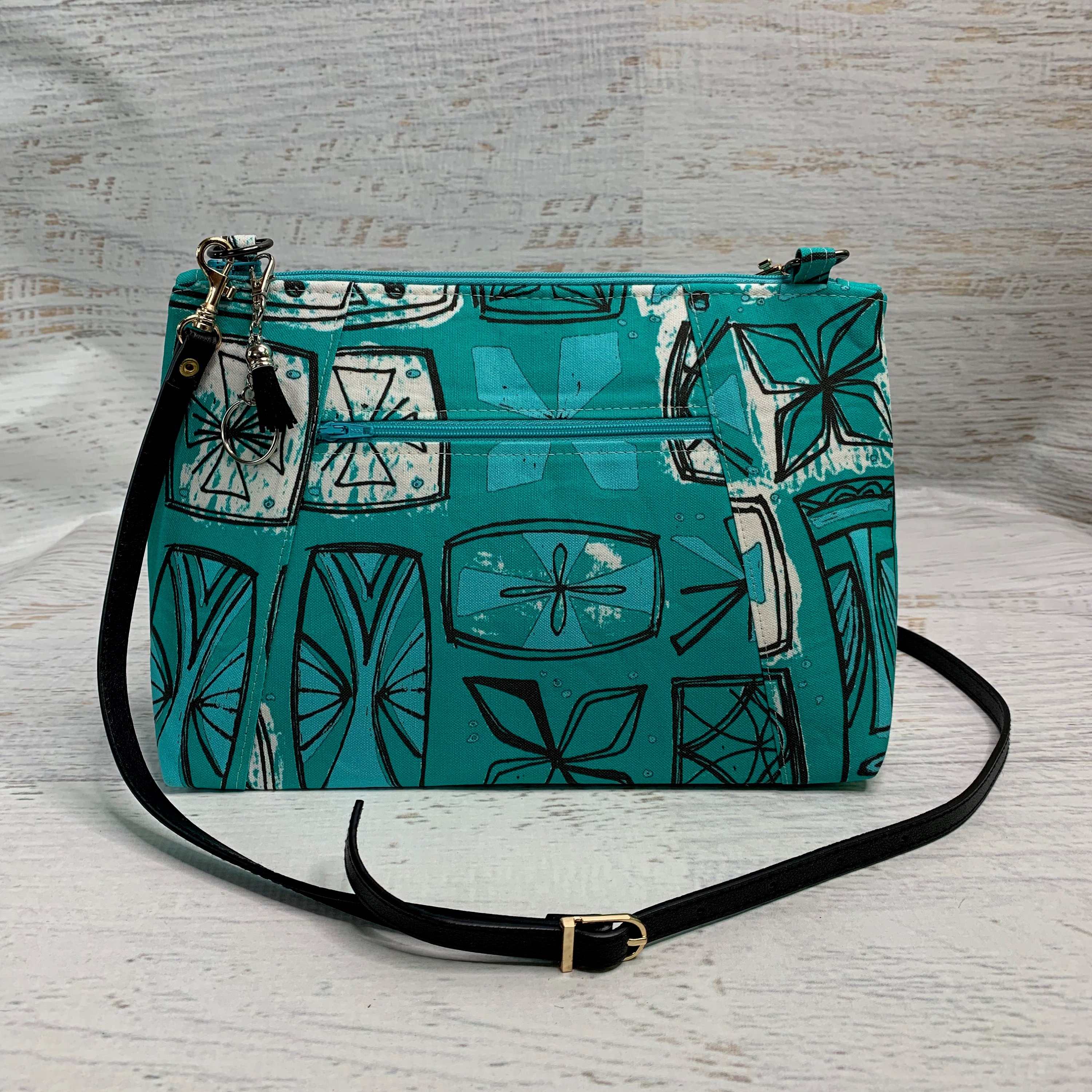 Castaway Cloth Tapa Cloth Hawaiian Aloha Print Crossbody Bag