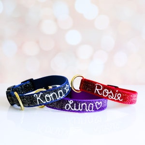 Collier pour chien personnalisé en velours pailleté Starlight (8 couleurs disponibles) - Collier brodé à la main avec le nom de votre chien