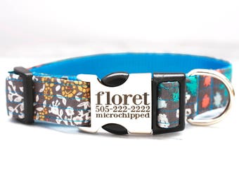 Collar de perro VOILE con hebilla grabada con láser - Collar de perro azul y gris FLORET - Collar único - Collar de perro personalizado - Patrón floral delicado