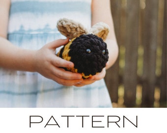 Crochet Bee PATTERN, Beginner Friendly, Insect, Quick Pattern, Beginner Friendly.