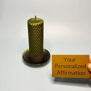 Candela da meditazione personalizzata in cera d&#39;api con supporto in ottone e biglietto di affermazione