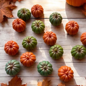 Mini velas de cera de abejas con forma de calabaza: cera de abejas natural hecha a mano, naranja y verde, perfectas para celebraciones de otoño, Halloween y Acción de Gracias.