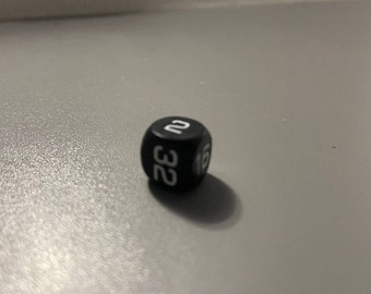 Numéros personnalisés et dés D6 de couleur noire Jeu de société du MDN Easy Sparkle RPG Donjons et jeux de table Cadeau personnel Remarquable