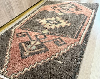2x3 Red Vintage Rug, Small Rug 2x3, Doormat, Door Mat, Bath Mat, Turkish Rug, Welcome Mat, Wool, Entry Mat, Home Decor, Oushak Rug, Red Rug