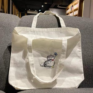 Embroidered Fluffy Cat Tote Bag – Cute Furry Kitty Canvas Bag, Cat Lover Gift, Eco-Friendly & Reusable Aesthetic Handmade Tote