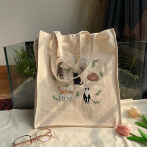 Embroidered Kitten Tote Bag – Cute Cat Lover Canvas Bag, Cottagecore Aesthetic, Eco-Friendly Gift, Reusable Shopping Bag