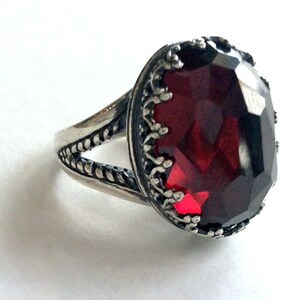 Granatring ∙Ädelstensring ∙ Gåva till fru ∙ Kronring ∙ Födelsestensring ∙ Statementring ∙ Silverring ∙ Boho ring - Min första kärlek R2058 bild 2