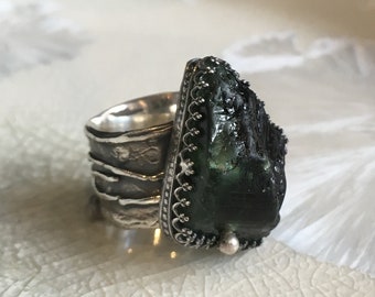 Raw forest green tourmaline ring, Raw gemstone jewelry, crown ring, statement ring, organic ring - Jungle R2608