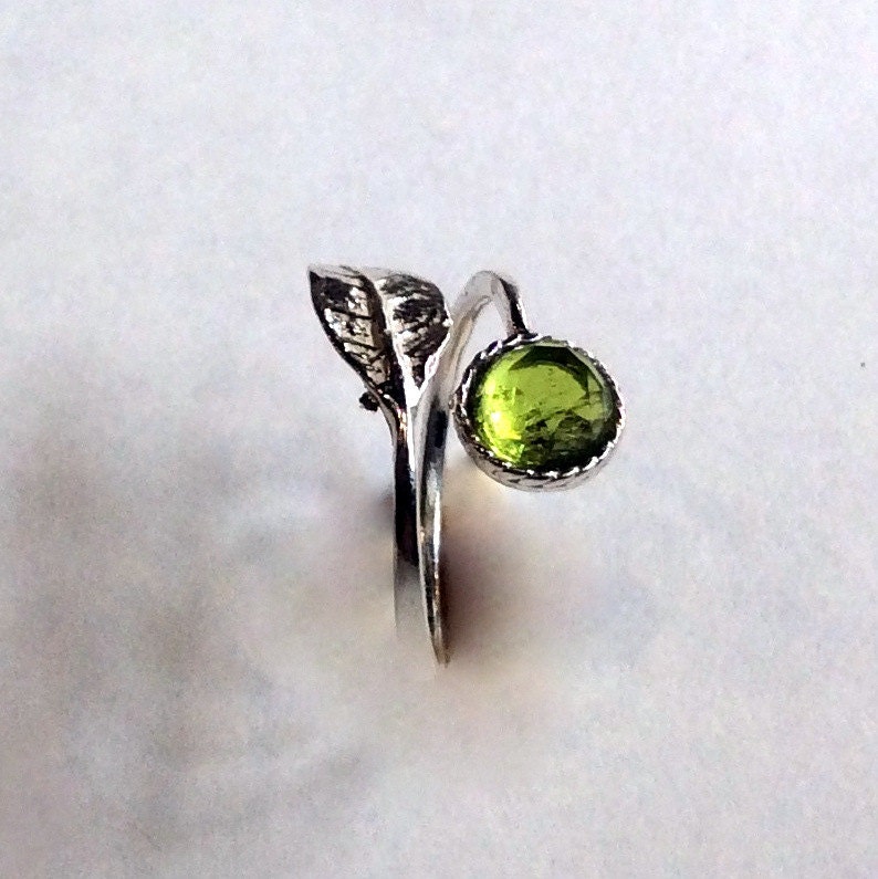 Twig ring, leaf ring, peridot ring, gemstone ring, silver ring, branch ring, nature ring, dainty ring, toe ring Gone with the wind R2062-2 image 3