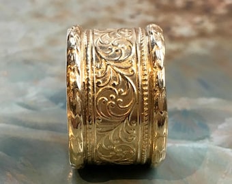Goldener Messing-Ring • Breiter Ring • Design by Auswirkungen Galerie • Unisex-Ehering • Weinstockring • Schlichter Ring - Believe RK1741