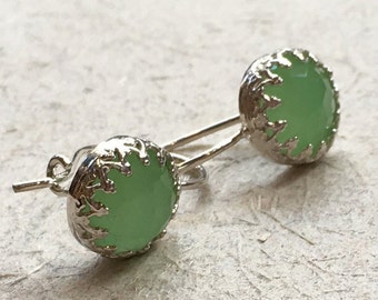 Silver jade earrings, apple green earrings, crown earrings, Dangle earrings, casual earrings, gemstone earrings - Queen of green E8050