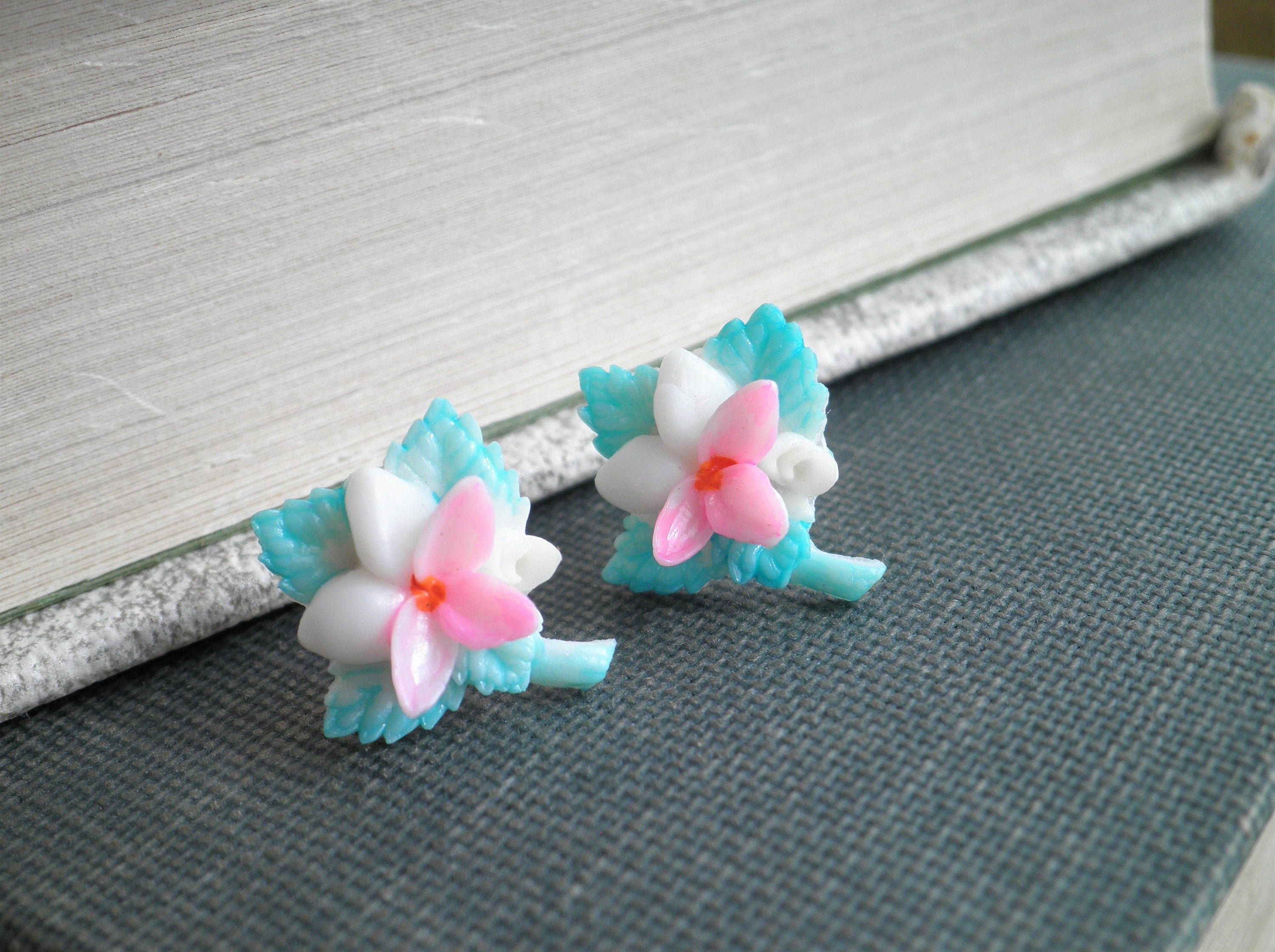 Flower Stud Earrings - Vintage Floral Cabochon Everyday Studs - Retro 1960s Tropical Pastel Flowers - Mini Floral Post Earrings Jewelry Gift