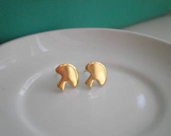 Vintage Mushroom Stud Earrings - Woodland Shrooms Brass Post Earrings - Retro 80s Kawaii New Old Stock Golden Toadstool Earring Jewelry Gift