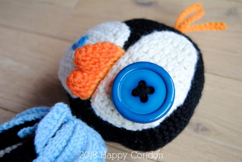 CROCHET PATTERN The frozen penguin amigurumi image 2