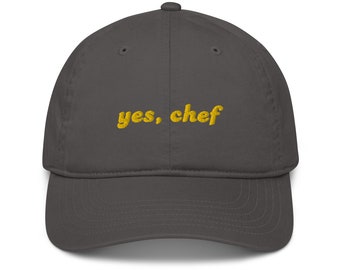 Sì, Chef ricamato organico unisex cappello carattere personalizzabile cappello ristoratore regalo cucina cameriera regalo cappello da cucina cuoco cappello regalo regalo Sous Chef