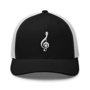 BRODERAD G-klav present till musikälskare musiklärare present bandhatt unisex truckerkeps musikskjorta present till honom present till henne partyhatt