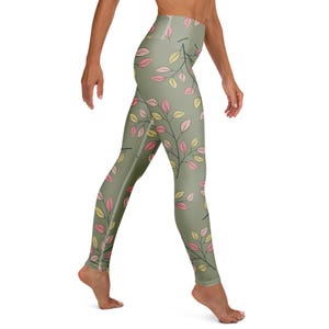 Leggings, Boho Leaf Print Women&#39;s Eco-Friendly Workout Gear, Casual Wear, Gifts for Her, Green Pastel Colors