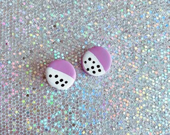 HALF DOT STUDS earrings