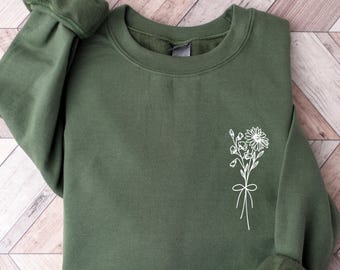 Custom Birth Month Flower Bouquet Embroidered Sweatshirt,  Personalized Mom Sweatshirt, Custom Birthday Gift for Grandma, Christmas Gift