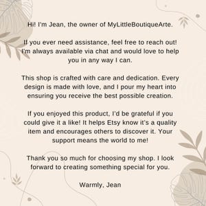 Puede incluir: Fondo beige con texto de MyLittleBoutiqueArte. El texto incluye un mensaje de bienvenida de Jean, la propietaria de la tienda, e informaci&oacute;n sobre la dedicaci&oacute;n de la tienda a la calidad y el servicio al cliente. Acentos de hojas decorativas.