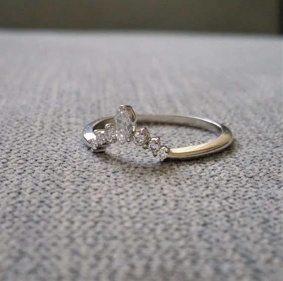 Crescent wedding best sale band