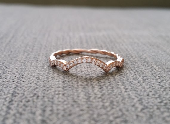Scalloped 2024 wedding band