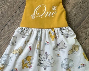 Robe Winnie l’ourson, Premier anniversaire, Robe pour bébés filles, Robe pour petites filles, Fête de l’ourson, Robe pour bébé, Robe pour tout-petits