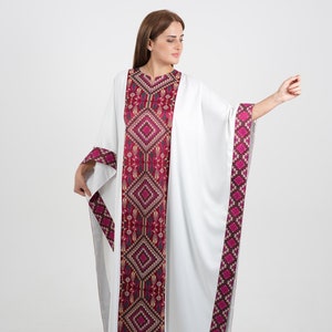 Embroidery Thobe Tatreez Dress in White and Red