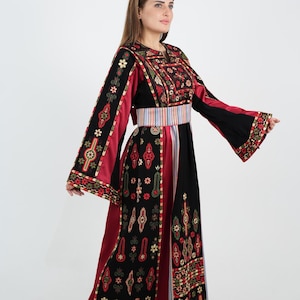 Embroidery Thobe Tatreez Dress in Black and Red