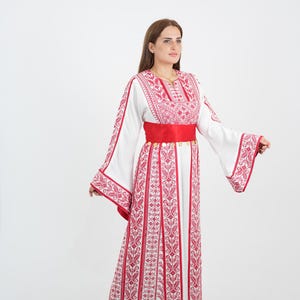 Embroidery Thobe Tatreez Dress in White and Red