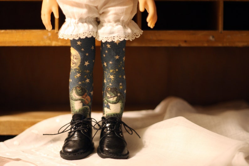 Froggy Went a Courtin' Doll Socks for Paola Reina Dolls 32cm image 1