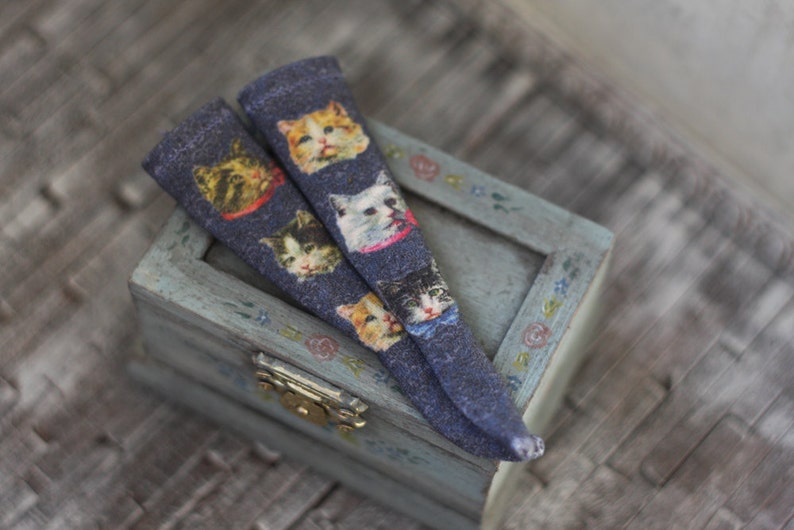 Kitty Doll Socks for Blythe, Pure Neemo S, Pullip, 11.5 12 High Fashion Dolls image 2