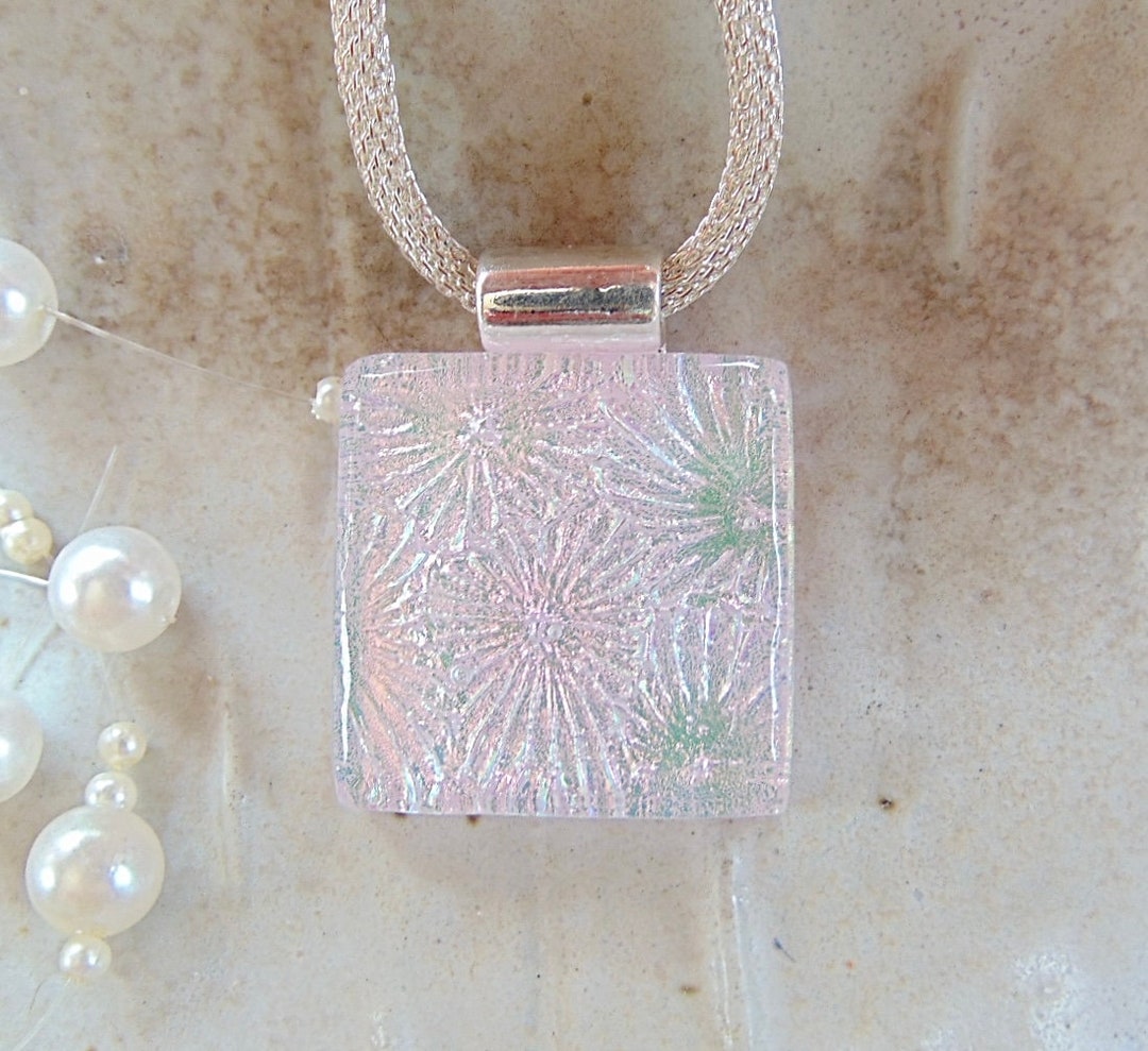 Juliet Glass bead Necklace - Light Pink main image 0