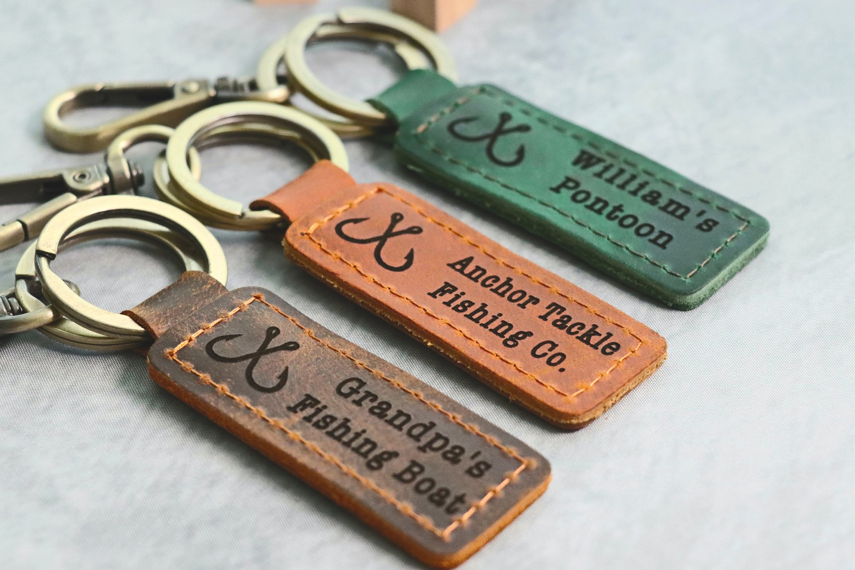 Porte-clés En Cuir Fait Main – Timbre Pêche USA – Cadeau Original