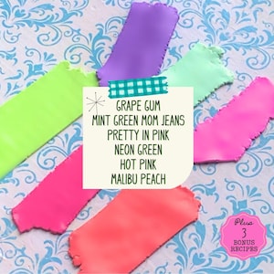 Peut inclure: Des bandes d'argile polymère colorées, violettes, vertes, roses et pêche, disposées sur un fond à motifs. Le texte indique les couleurs : Grape Gum, Mint Green Mom Jeans, Pretty in Pink, Neon Green, Hot Pink et Malibu Peach.