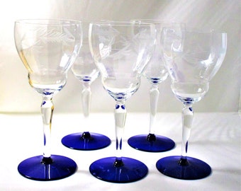 Gobelet en cristal à tige Weston, verre à eau WGL10, base bleue, motif floral gravé vintage