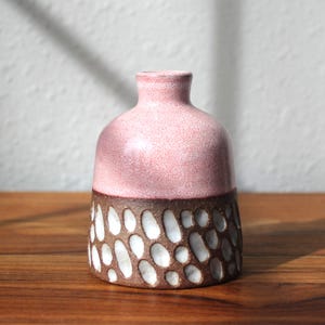 Handmade Ceramic Bud Vase, Wheel-thrown Pottery Vase, Pink Glaze Stoneware Pot, Decorative Pottery, Spring Home Decor, Mother's Day Gift