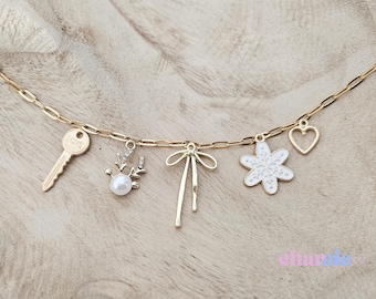 Collana con ciondolo personalizzato per ragazze adolescenti / Catena con graffetta dorata / Collana natalizia / Regalo estetico per preadolescenti o migliori amiche