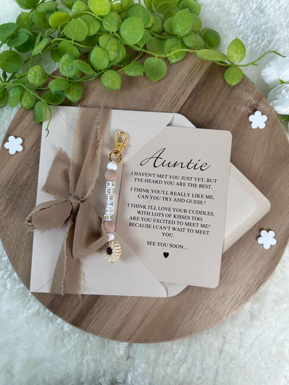 Announcement to future auntie pregnancy prégnant baby bébé parents sister friend surprise   Keychain marron beige fleur