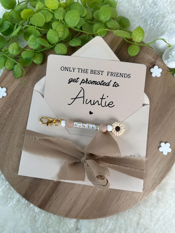 Announcement to future auntie pregnancy prégnant baby bébé parents sister friend surprise   Keychain marron beige fleur