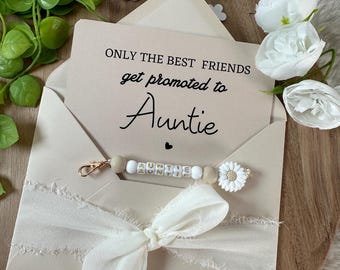 Announcement to future auntie pregnancy prégnant baby bébé parents sister friend surprise   Keychain marron beige fleur