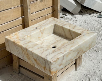 Calacatta Gold Marble Wall Sink: Custom Elegant Bathroom Design M1S099