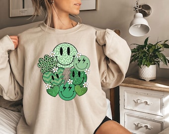 St Patrick's Day Smiley Face Sweatshirt, Lucky Sweatshirt, Irish Woman Gift, Four Leaf Clover Crewneck, Shamrock Festival Sweatshirt