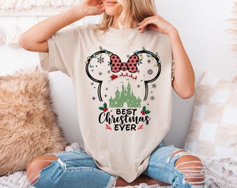 Camiseta navideña de Disney, la mejor Navidad de la historia, vacaciones familiares a juego, viaje a Disneyland 2025, camiseta con orejas de luces, camiseta de vacaciones en Magic Kingdom