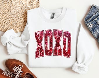 XOXO Sweatshirt, Valentines Day Sweatshirt, Lover Hoodie, Gift  for her, Heart Sweatshirt, Love Sweatshirt, Happy Valentines Sweatshirt