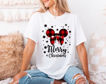 Camiseta navideña familiar de Disney, camiseta a cuadros de Mickey de Disneyland, camiseta navideña con trineo de Papá Noel, regalo de vacaciones mágicas 2025
