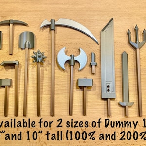 Mannequin 13 outils et armes 14 pièces : haches, brise-lames, marteau, houe, étoile du matin, pelles, pioches, épée, couteau, trident et faux