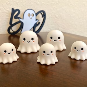 Cute Ghost for Halloween - Halloween Decorations Desk Display - Spooky Home Decor - Cute Party Favor Cute Gift Idea for Family Friends Kids