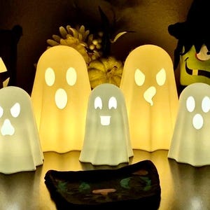 Halloween Ghost with Tea Light - 3D printed Halloween Decoration - Glowing Scary Spooky and Happy Ghost