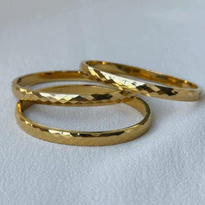 Bracciale rigido riempito in oro 18 carati, bracciale personalizzato, bracciale rigido lucido da donna, bracciale personalizzato inciso, gioielli impermeabili, regalo per la mamma